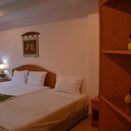 Seven Oaks Inn Джомтьєн-Біч Номер фото