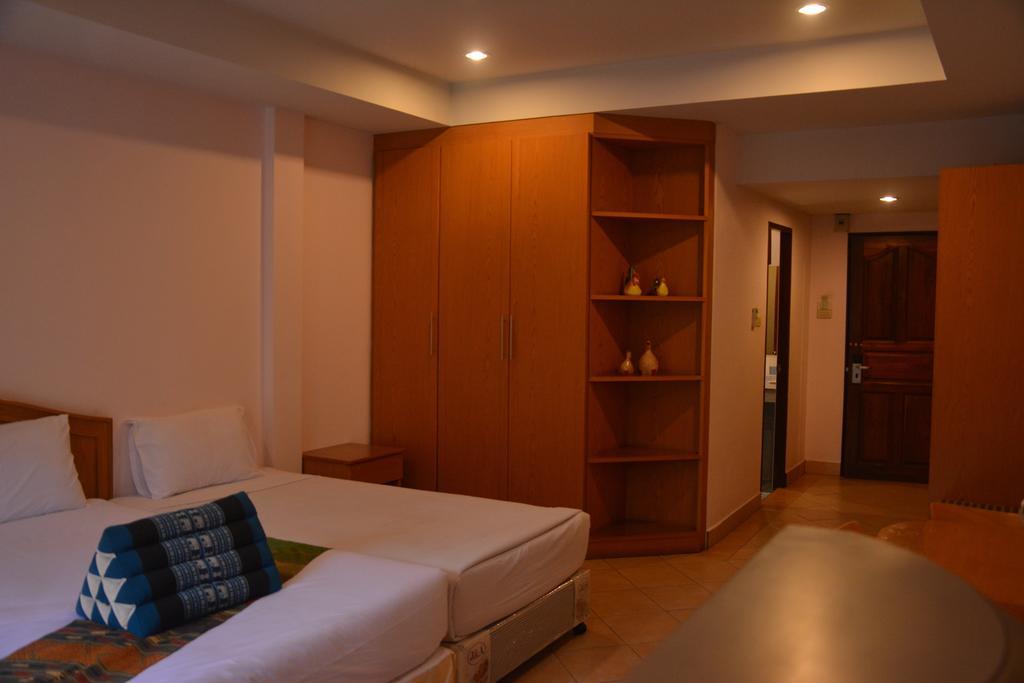 Seven Oaks Inn Джомтьєн-Біч Номер фото
